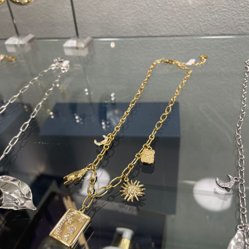 Collana in acciaio (color oro)