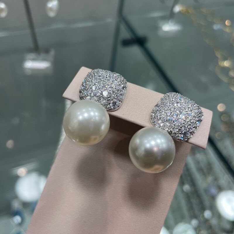 Orecchini con perle e strass