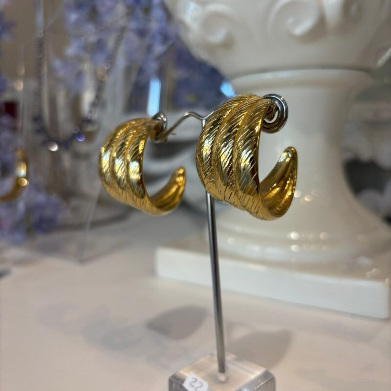 Orecchini in acciaio (color oro)