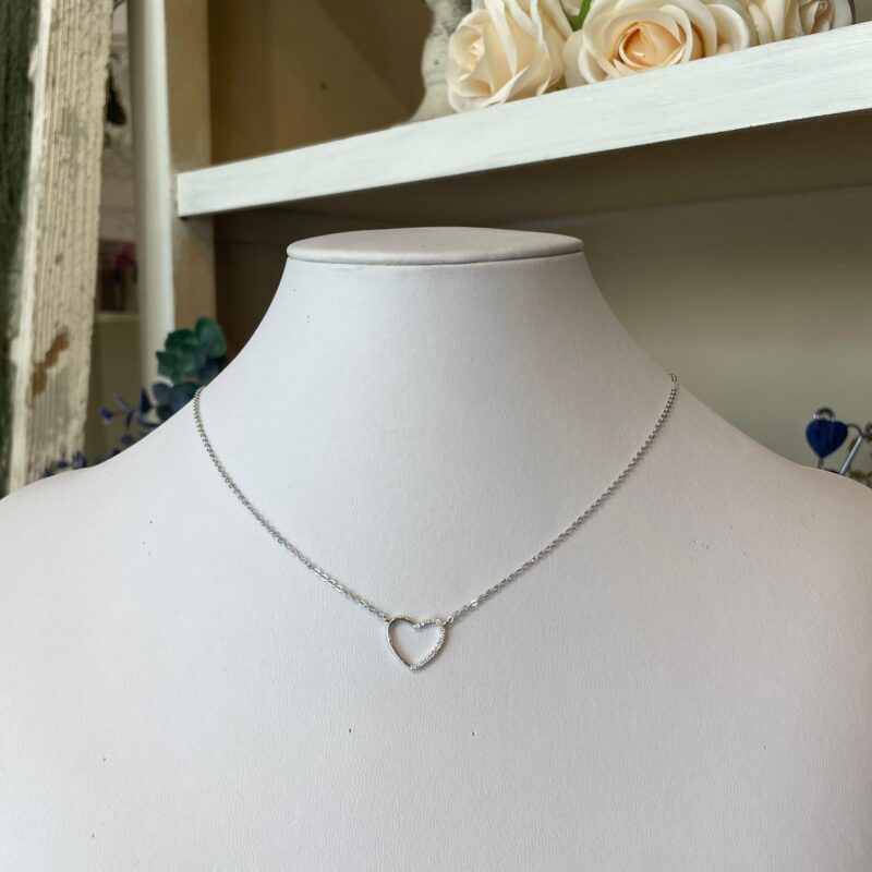 Collanina con cuoricino in argento o oro
