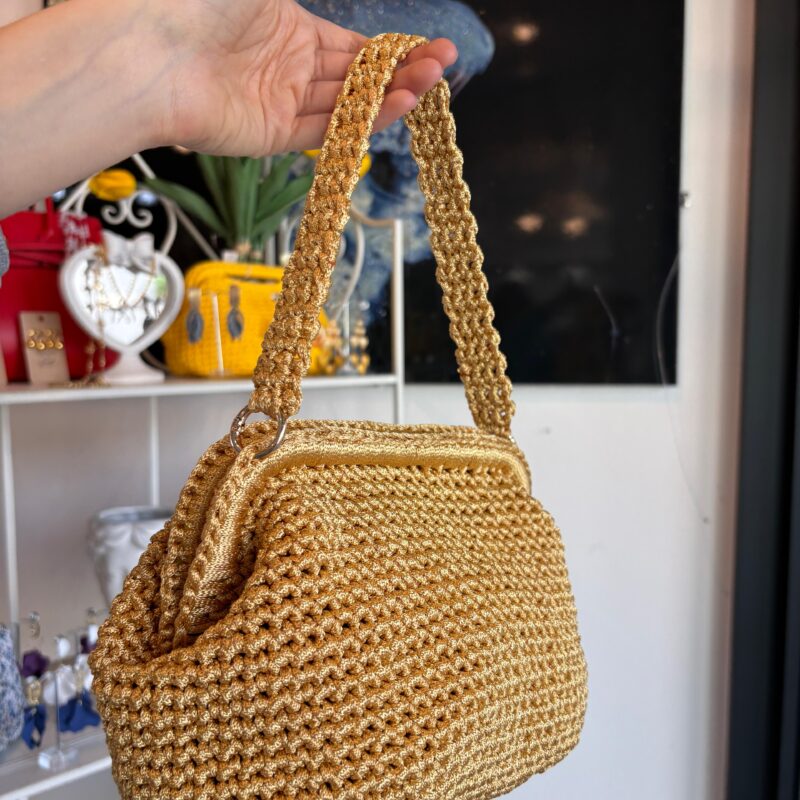 Clutch oro con tracollina