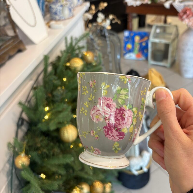 Tazza floreale tortora